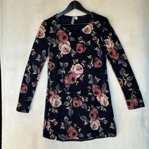 Alya Navy Floral Tunic Top Size Small